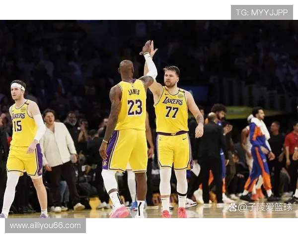 詹姆斯伤愈复出助湖人击败勇士 展现统治力引领全队反弹